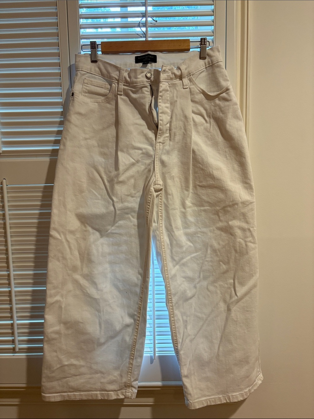 Banana Republic Women’s White Wide-Leg Crop Jeans